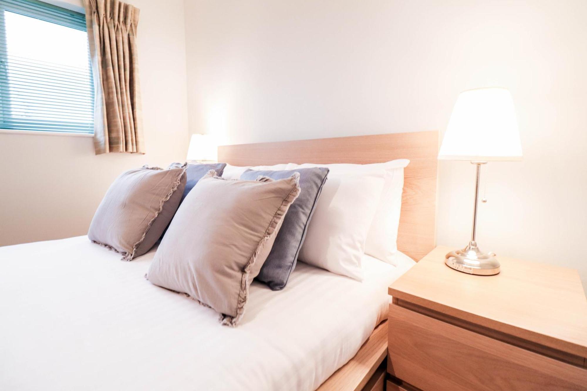 Bright And Spacious Contractor House L Parking! Borehamwood Eksteriør bilde