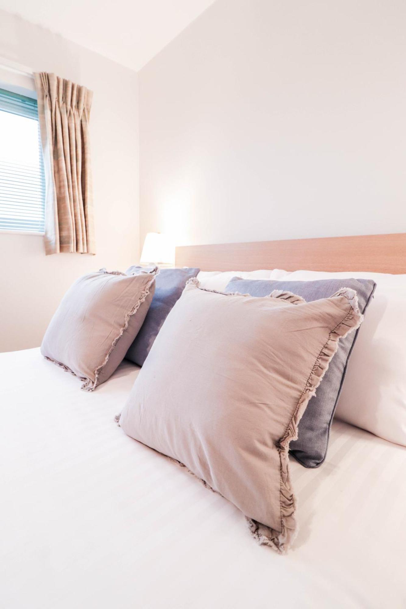 Bright And Spacious Contractor House L Parking! Borehamwood Eksteriør bilde