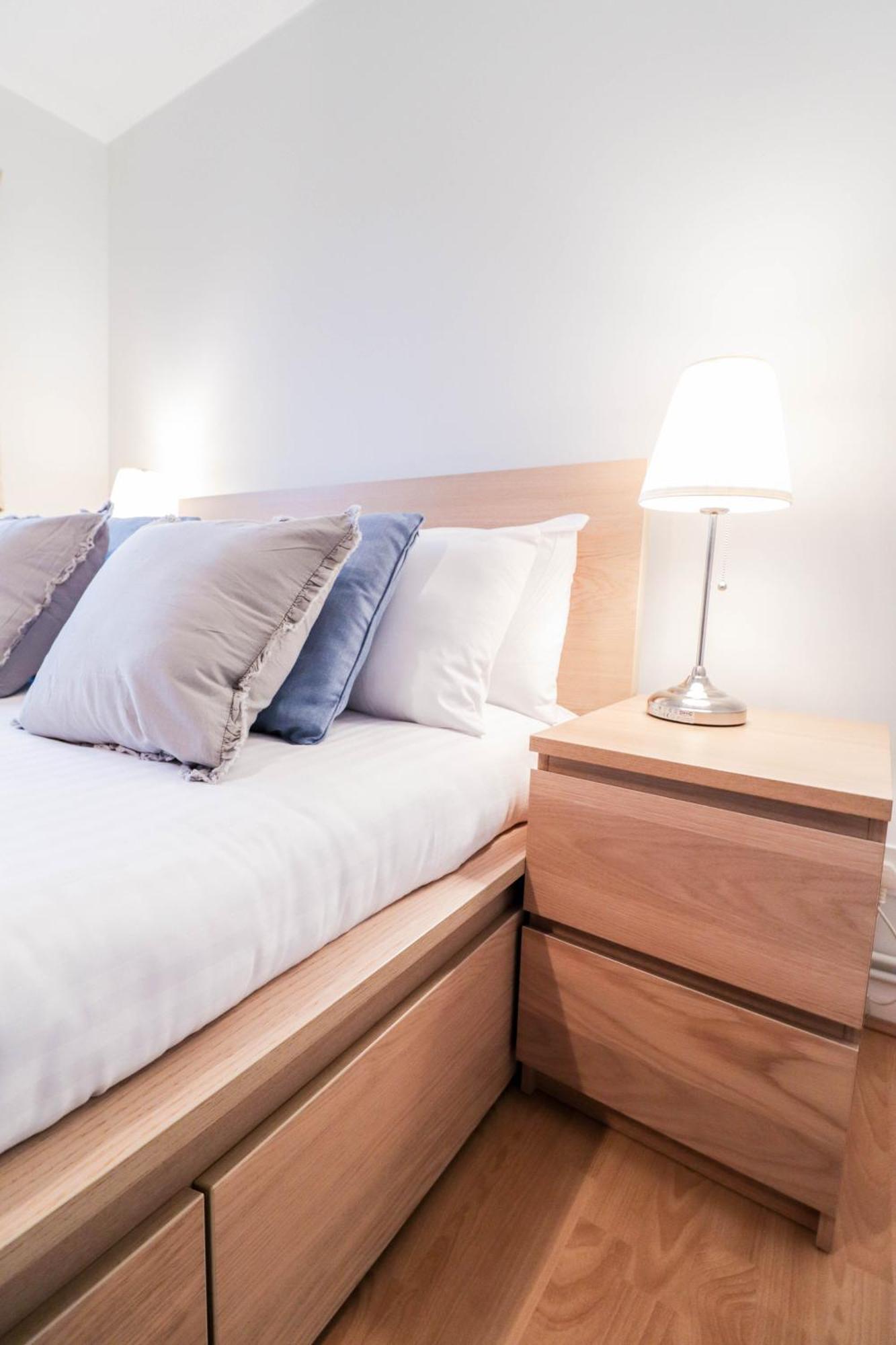 Bright And Spacious Contractor House L Parking! Borehamwood Eksteriør bilde