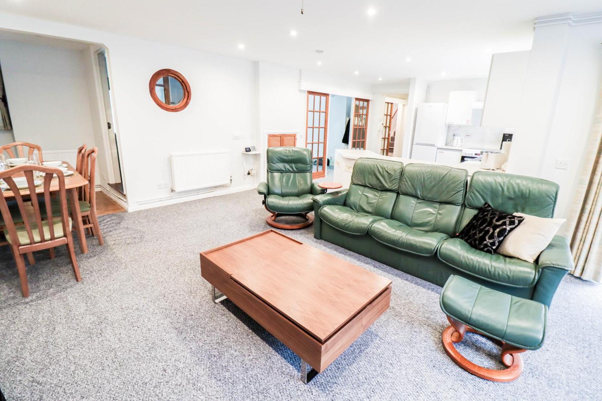 Bright And Spacious Contractor House L Parking! Borehamwood Eksteriør bilde