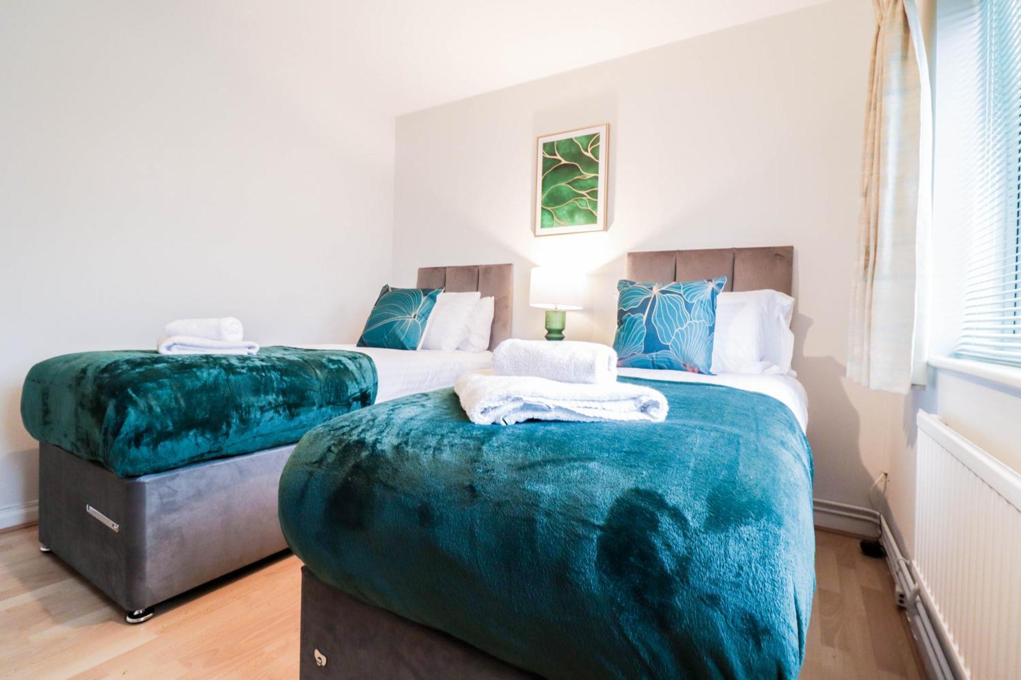 Bright And Spacious Contractor House L Parking! Borehamwood Eksteriør bilde