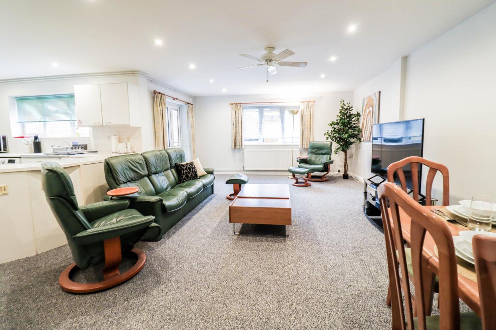 Bright And Spacious Contractor House L Parking! Borehamwood Eksteriør bilde